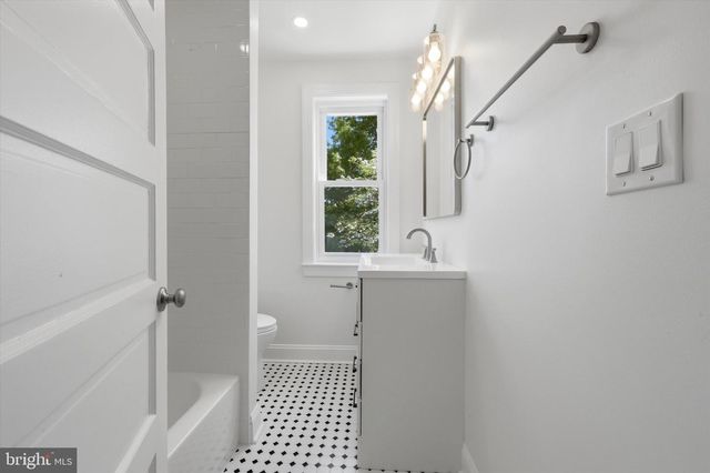 252 W GREENWOOD AVE, Lansdowne, PA 19050