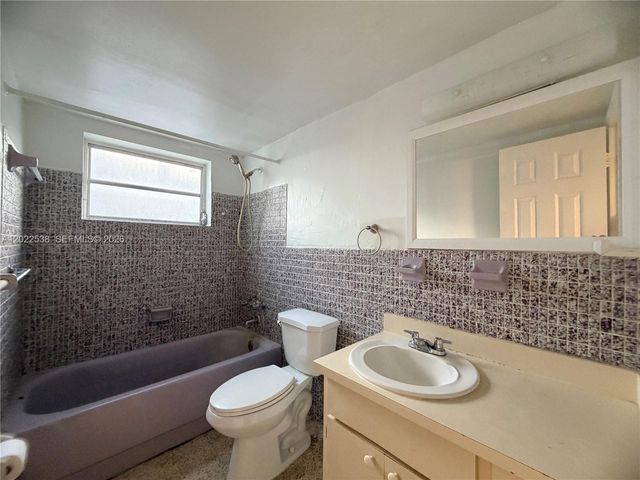 1426 SW 5th St 2, Miami, FL 33135