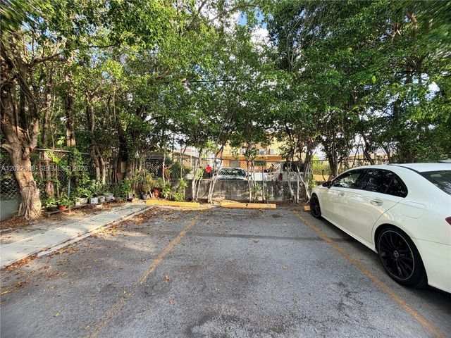 1426 SW 5th St 2, Miami, FL 33135
