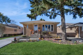 8632 N Merrill Street, Niles, IL 60714