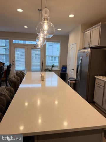1011 FLESTER LN, Laurel, MD 20707