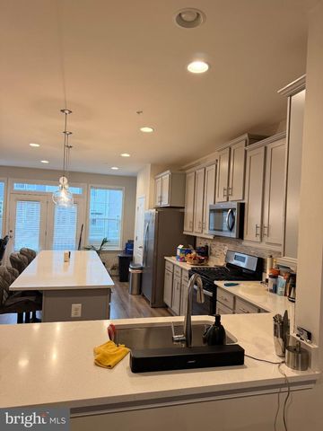 1011 FLESTER LN, Laurel, MD 20707
