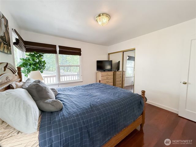 9005 Canyon Dr, Kent, WA 98030