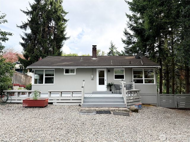 9005 Canyon Dr, Kent, WA 98030