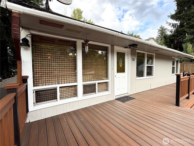 9005 Canyon Dr, Kent, WA 98030
