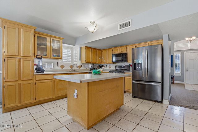 5545 RICK HUSBAND Drive, El Paso, TX 79934