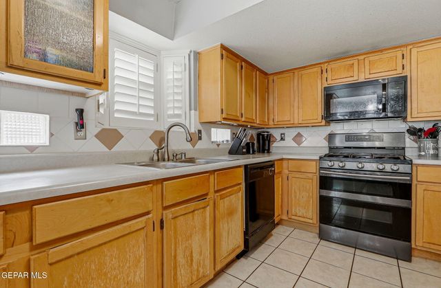 5545 RICK HUSBAND Drive, El Paso, TX 79934