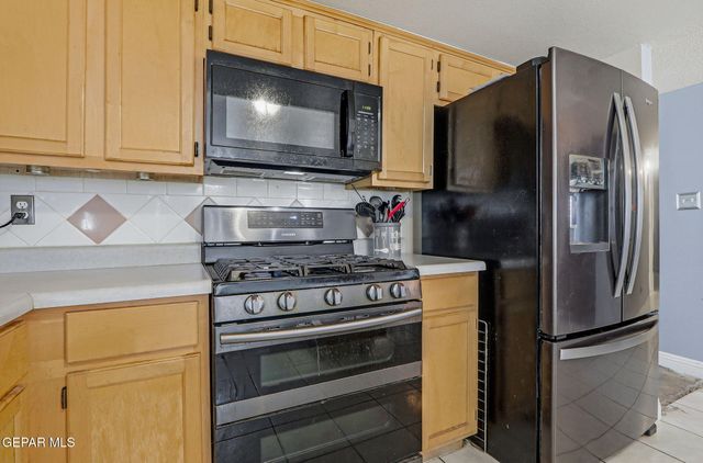 5545 RICK HUSBAND Drive, El Paso, TX 79934