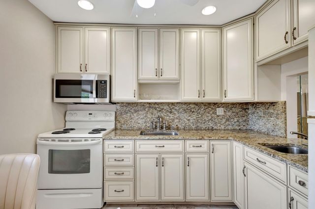 104 Plymouth M, West Palm Beach, FL 33417
