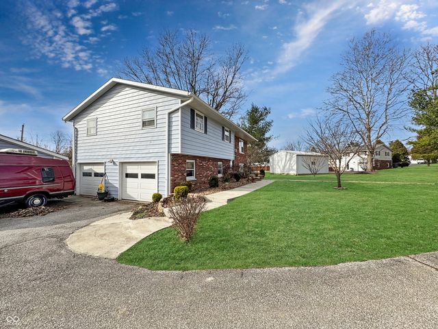 3920 S Walter Avenue, Bloomington, IN 47403