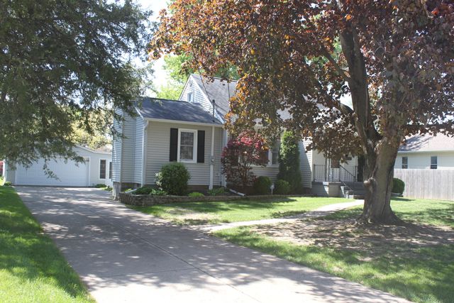 4504 26th Avenue, Moline, IL 61265