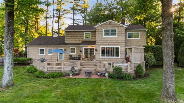 96 Plainview Road, Woodbury, NY 11797
