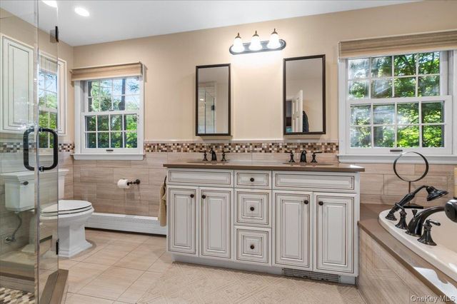 96 Plainview Road, Woodbury, NY 11797