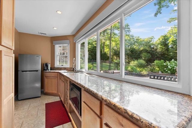96 Plainview Road, Woodbury, NY 11797