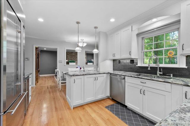 96 Plainview Road, Woodbury, NY 11797