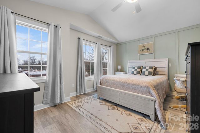 1704 15th Street Place NE, Hickory, NC 28601