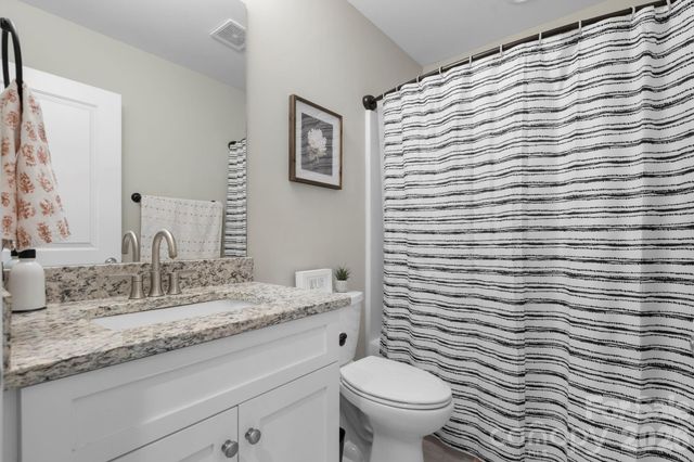 1704 15th Street Place NE, Hickory, NC 28601