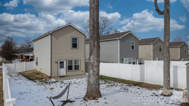 1704 15th Street Place NE, Hickory, NC 28601