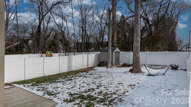 1704 15th Street Place NE, Hickory, NC 28601