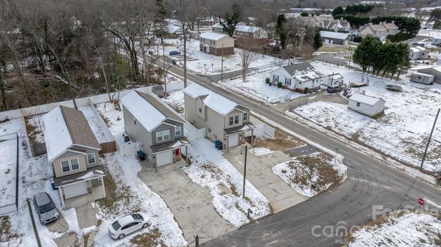 1704 15th Street Place NE, Hickory, NC 28601