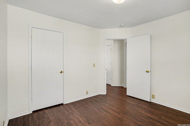 6013 Midcrown, San Antonio, TX 78218