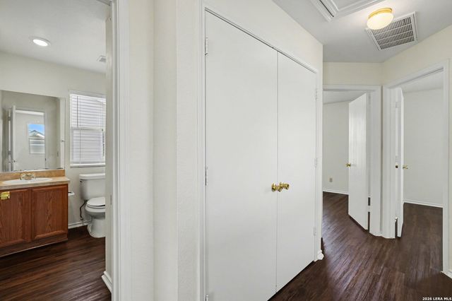 6013 Midcrown, San Antonio, TX 78218