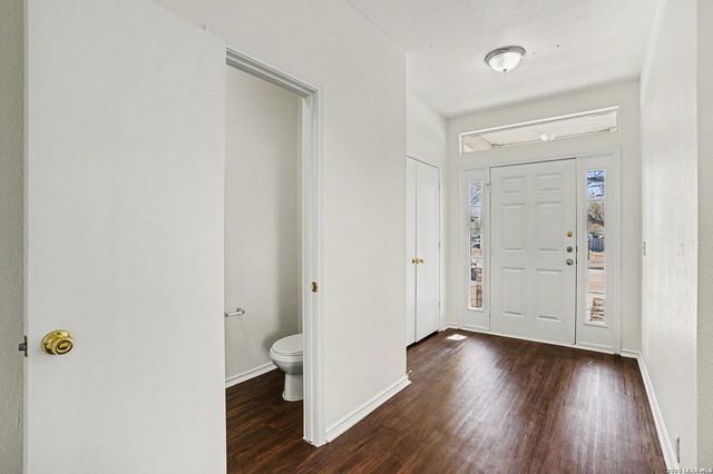 6013 Midcrown, San Antonio, TX 78218