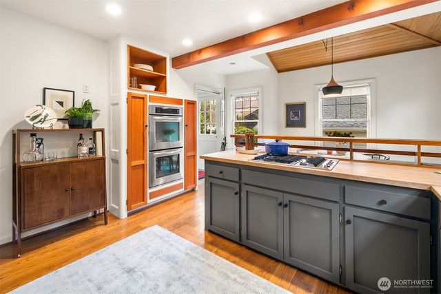 625 34th Avenue E, Seattle, WA 98112