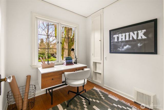 625 34th Avenue E, Seattle, WA 98112