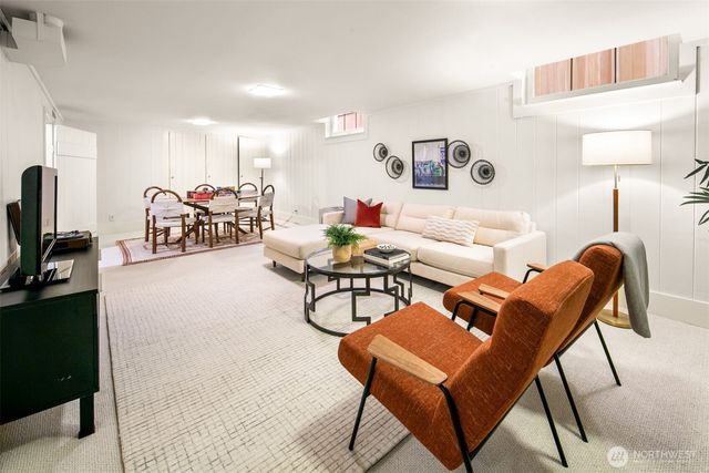 625 34th Avenue E, Seattle, WA 98112