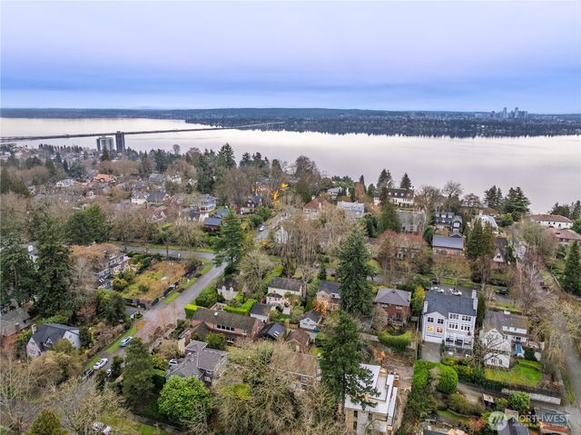 625 34th Avenue E, Seattle, WA 98112