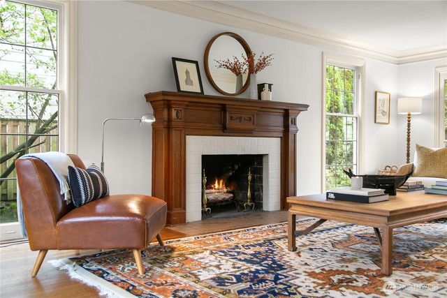 625 34th Avenue E, Seattle, WA 98112