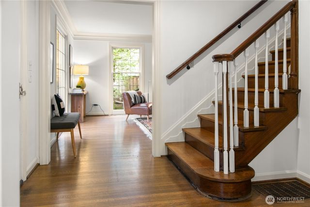 625 34th Avenue E, Seattle, WA 98112