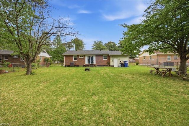 1117 Warfield DR, Portsmouth, VA 23701