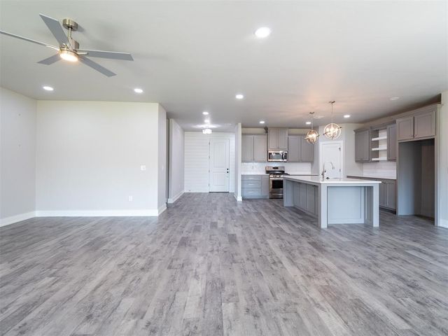 5520 Sunset Ridge Road, Newalla, OK 74857