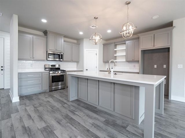 5520 Sunset Ridge Road, Newalla, OK 74857