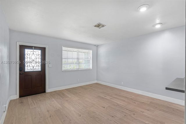 5001 SW 92nd Ter, Cooper City, FL 33328