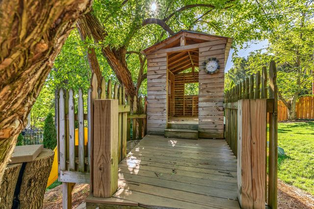 301 Ferris Ct, Franklin, TN 37067