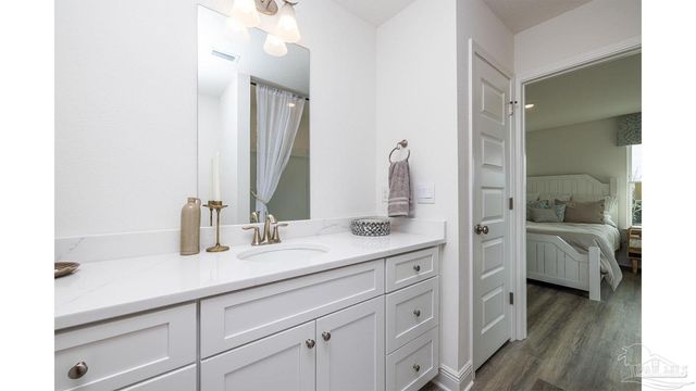 9904 Starling Dr, Pensacola, FL 32506