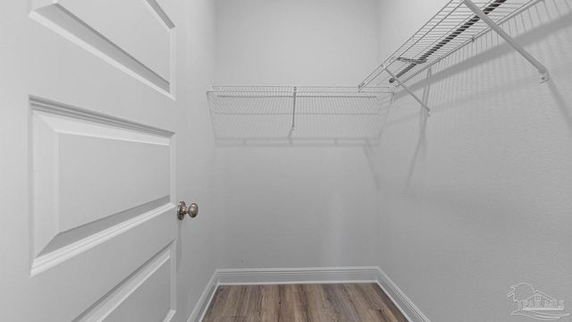 9904 Starling Dr, Pensacola, FL 32506