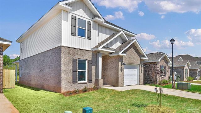 9904 Starling Dr, Pensacola, FL 32506