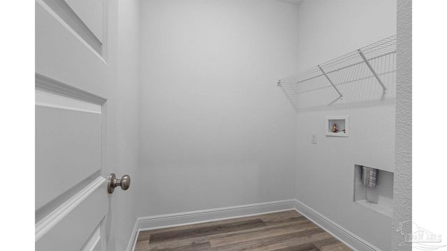 9904 Starling Dr, Pensacola, FL 32506