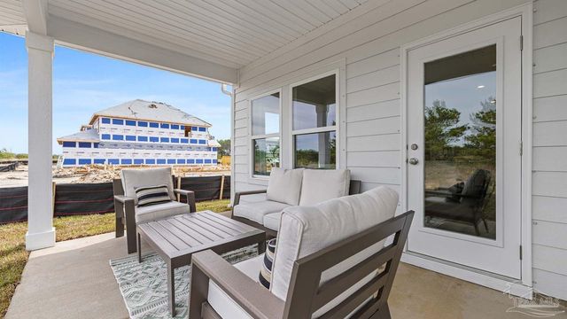 9904 Starling Dr, Pensacola, FL 32506