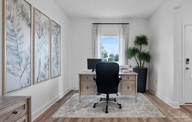 9904 Starling Dr, Pensacola, FL 32506