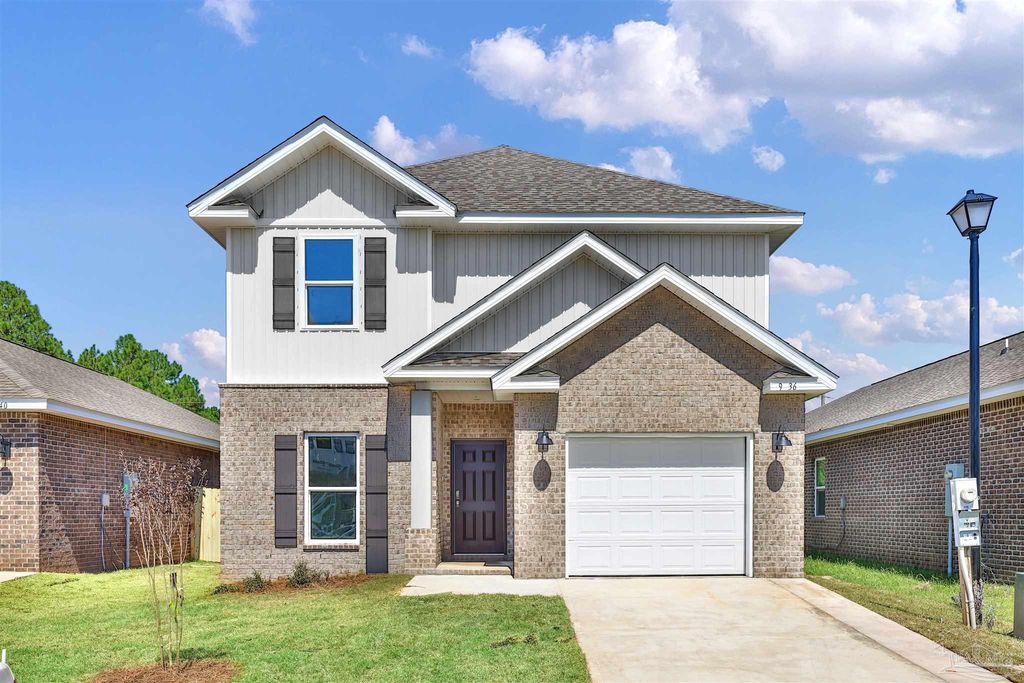 9904 Starling Dr, Pensacola, FL 32506