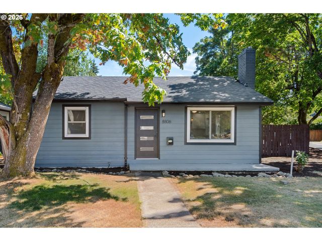 8806 Ne SACRAMENTO St, Portland, OR 97220