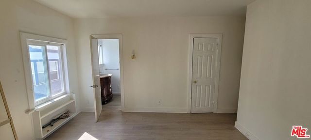 1240 S Lucerne Boulevard, Los Angeles, CA 90019