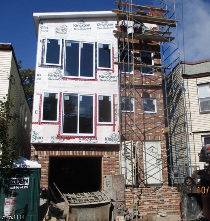 585 S 19Th St, Newark City, NJ 07103 — exterior