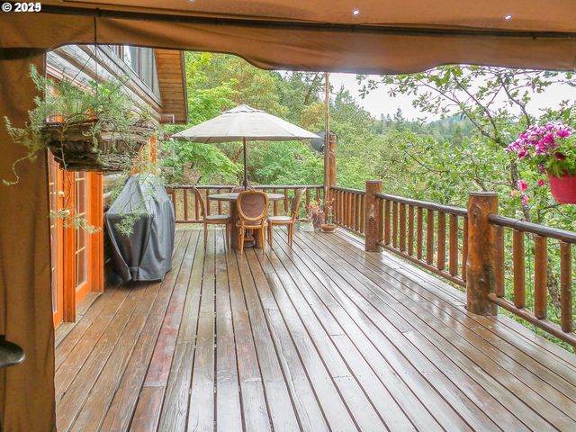 1138 YOKUM Rd, Riddle, OR 97469