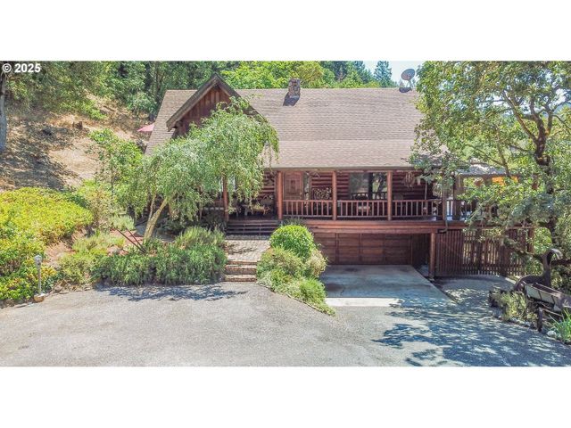 1138 YOKUM Rd, Riddle, OR 97469